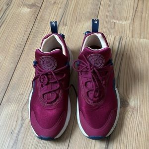 🎉FINAL CALL 🎉 Nike hurache sneakers